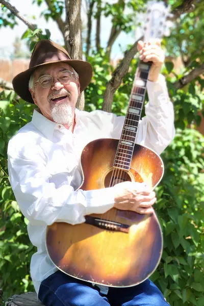 A laugh between songs