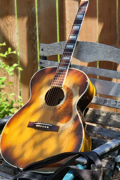 The sunburst acoustic, resting